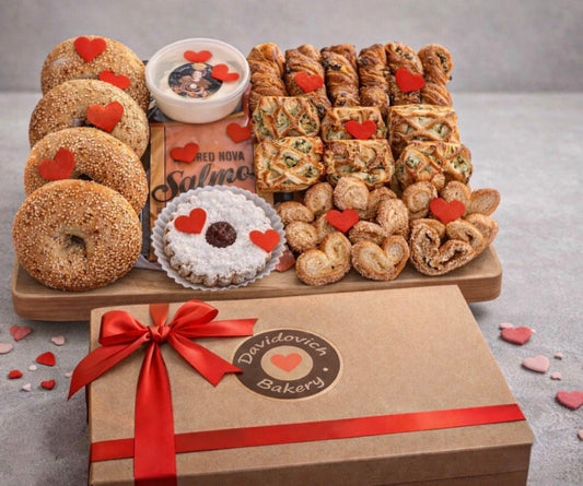 Love Box - shop_Gift BoxesDavidovich Bakery
